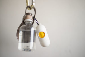 犬のお散歩には100均の携帯ゴミ袋がとっても便利！ペット用品ではマナー・エチケット・トイレ袋と呼び名も色々