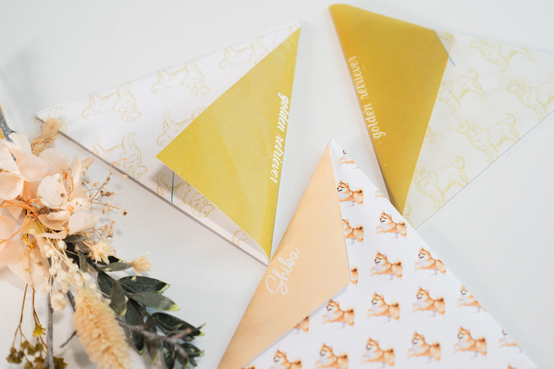 【三角形の封筒】簡単かわいい、犬イラストデザイン三角封筒の作り方／無料展開図素材・テンプレートあり