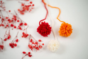 毛糸だけで楽しむ!かんたん可愛い手作りアクセサリー